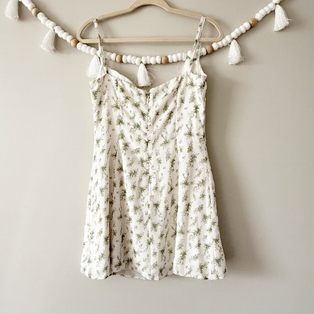 House of CB Christiana Garden Print Mini Dress Vintage Floral White Size Large - Picture 14 of 15